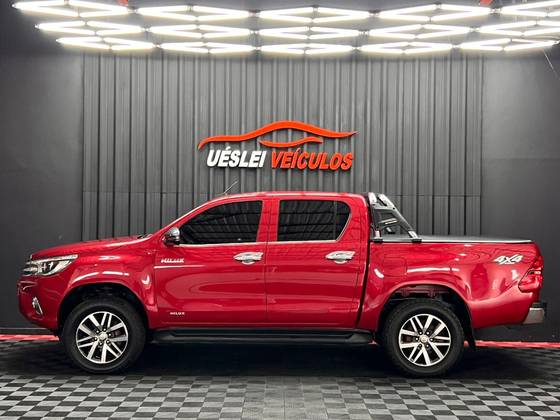 TOYOTA HILUX 2.8 SRX 4X4 CD 16V DIESEL 4P AUTOMÁTICO